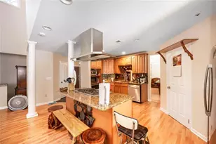 2742 Cliffview Dr SW, Lilburn, GA 30047 - Photo 9