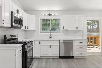 708 Greenhedge Drive, Stone Mountain, GA 30088 - Photo 11
