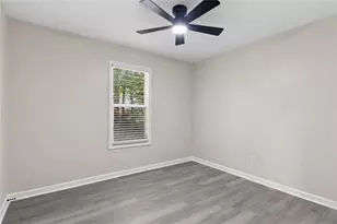 708 Greenhedge Dr, Stone Mountain, GA 30088 - Photo 21