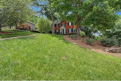 5240 Shasta Way, Marietta, GA 30062 - Photo 5