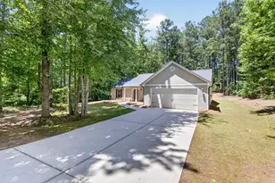 1944 Diamond Ridge Dr, Statham, GA 30666 - Photo 3