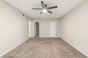 6851 Roswell Rd, Sandy Springs, GA 30328 - Photo 13