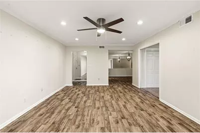 6851 Roswell Road #D-15, Sandy Springs, GA 30328 - Photo 5