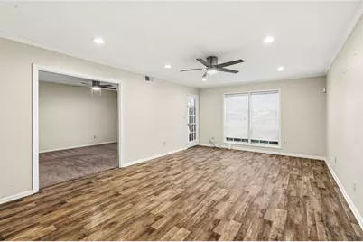 6851 Roswell Road #D-15, Sandy Springs, GA 30328 - Photo 3