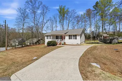 328 Highland Estate, Commerce, GA 30529 - Photo 3