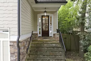 1041 Pine Grove Ave NE, Atlanta, GA 30319 - Photo 5