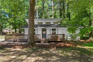 4483 Collins Cir, Acworth, GA 30101 - Photo 3