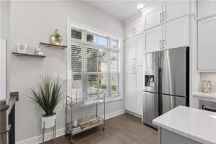 4302 Parkside Pl, Atlanta, GA 30342 - Photo 11