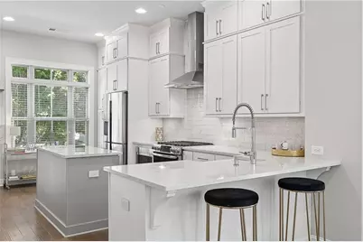 4302 Parkside Place, Atlanta, GA 30342 - Photo 7