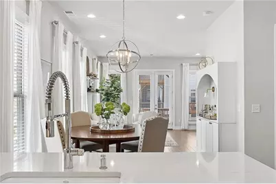 4302 Parkside Place, Atlanta, GA 30342 - Photo 3