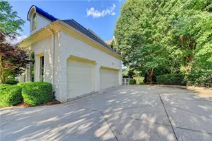 645 Falls Bay Ct, Alpharetta, GA 30022 - Photo 3