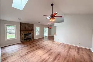 158 Colemans Bluff Dr, Woodstock, GA 30188 - Photo 3