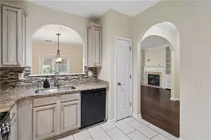 1075 Brownstone Dr, Marietta, GA 30008 - Photo 7