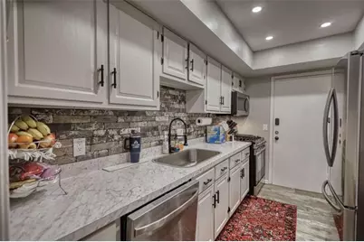 6851 Roswell Rd, Sandy Springs, GA 30328 - Photo 15