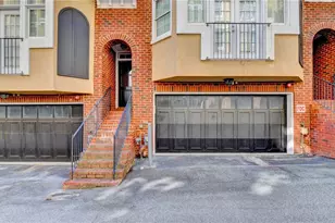813 Clifton Heights Ln NE, Atlanta, GA 30329 - Photo 3