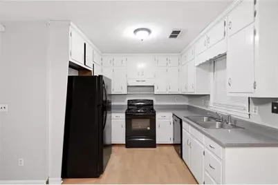 2124 Golfview Drive SE, Conyers, GA 30013 - Photo 11