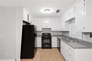2124 Golfview Dr SE, Conyers, GA 30013 - Photo 11