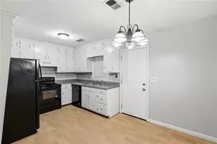2124 Golfview Dr SE, Conyers, GA 30013 - Photo 7