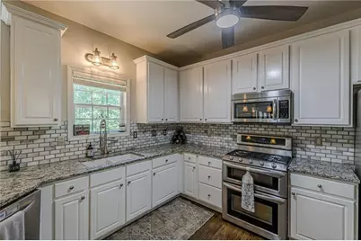 4556 Waldens Farm Court, Powder Springs, GA 30127 - Photo 3