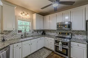4556 Waldens Farm Ct, Powder Springs, GA 30127 - Photo 3