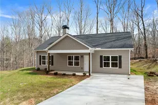 96 Hawks Ridge Ct, Cleveland, GA 30528 - Photo 3