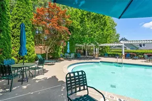 1305 Village Ln, Roswell, GA 30075 - Photo 33