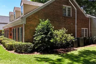 1809 Bedfordshire Dr, Decatur, GA 30033 - Photo 5