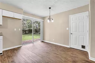 8998 Hurst Ct, Jonesboro, GA 30238 - Photo 7