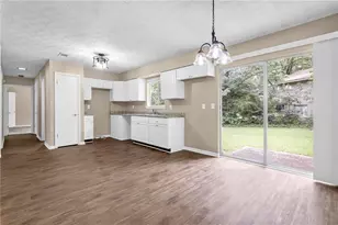 8998 Hurst Ct, Jonesboro, GA 30238 - Photo 5