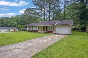 8998 Hurst Ct, Jonesboro, GA 30238 - Photo 3