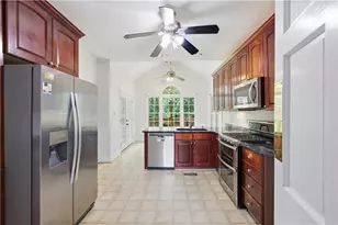 1160 Dogwood Park Dr, Lawrenceville, GA 30046 - Photo 3