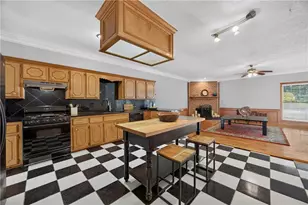 3210 Hall Garden Rd, Snellville, GA 30039 - Photo 3
