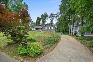 225 Hauteur Pl, Lilburn, GA 30047 - Photo 3