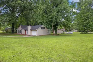 8997 Huntwood Ln, Riverdale, GA 30274 - Photo 3