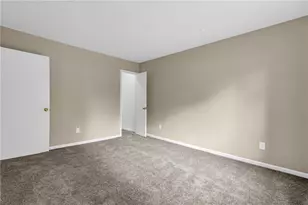 8997 Huntwood Ln, Riverdale, GA 30274 - Photo 13