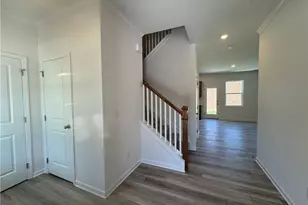 205 Bloomfield Cir, Canton, GA 30114 - Photo 5