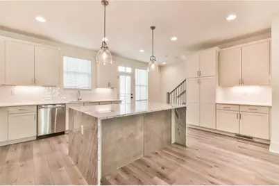 5858 Westin Road, Sandy Springs, GA 30328 - Photo 9