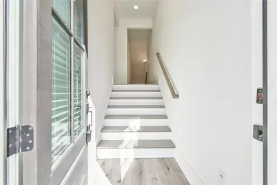 5858 Westin Road, Sandy Springs, GA 30328 - Photo 3