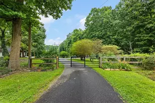 10 Dimsdale Ln, Alpharetta, GA 30004 - Photo 1