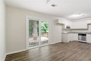 2017 Lindsey Ln, Decatur, GA 30035 - Photo 13