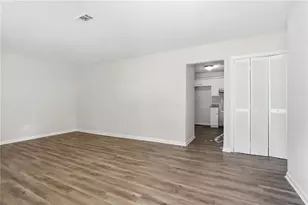 2017 Lindsey Ln, Decatur, GA 30035 - Photo 9