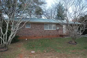 115 Wood St, Cornelia, GA 30531 - Photo 3