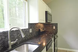 5139 Galbraith Cir, Stone Mountain, GA 30088 - Photo 9