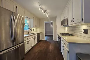 290 Oakmere Dr, Alpharetta, GA 30009 - Photo 5