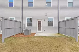 1516 Parks Edge Ln, Atlanta, GA 30318 - Photo 19