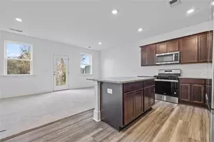1516 Parks Edge Ln, Atlanta, GA 30318 - Photo 5