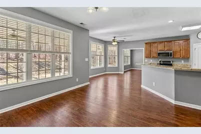 310 Persimmon Drive, Sharpsburg, GA 30277 - Photo 11