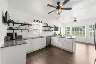 1330 Crimson Ln, McDonough, GA 30252 - Photo 9