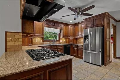 124 Shadow Lake Drive SW, Lilburn, GA 30047 - Photo 11