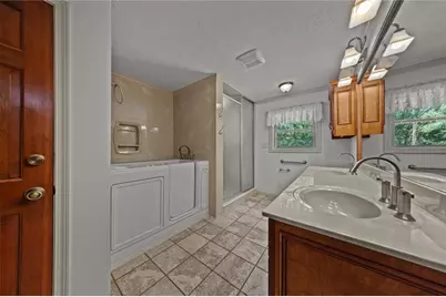 124 Shadow Lake Drive SW, Lilburn, GA 30047 - Photo 25